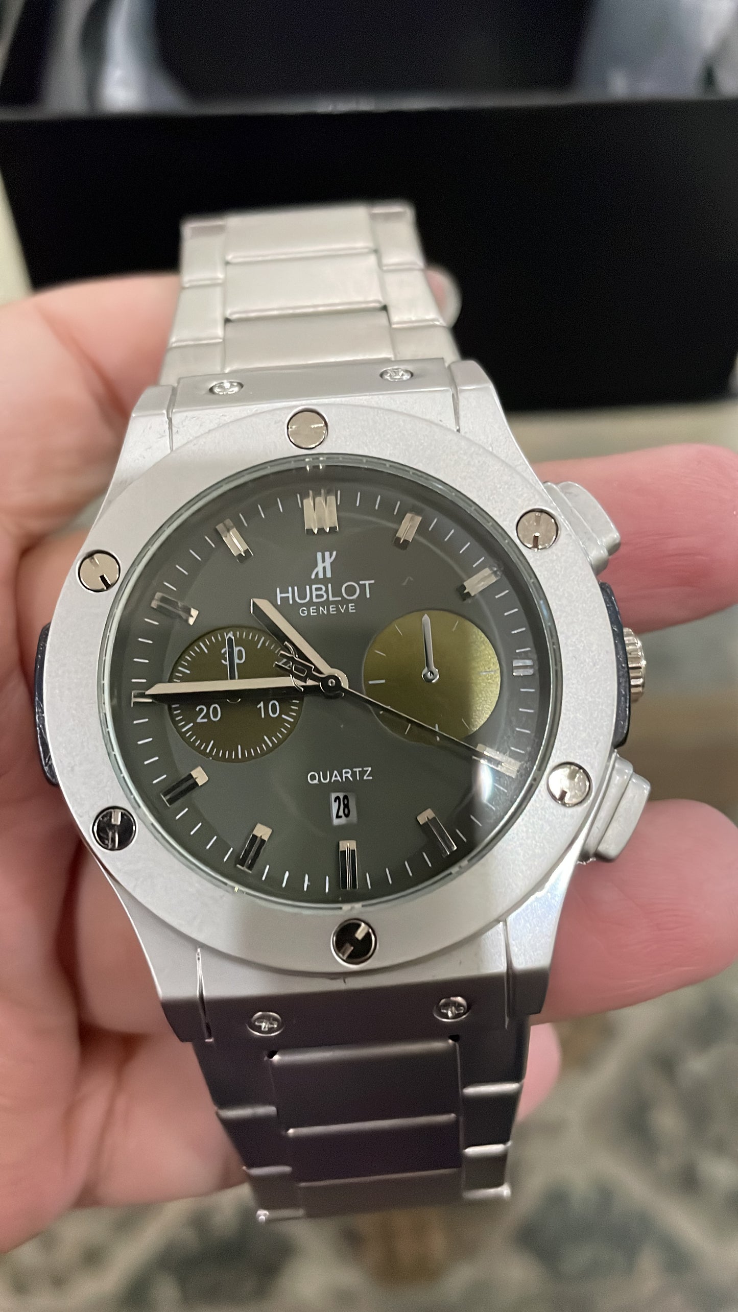 Majestic Elegance - Dull Green Dial